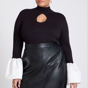 EUC Black and White Long Sleeve Top with Keyhole Detail